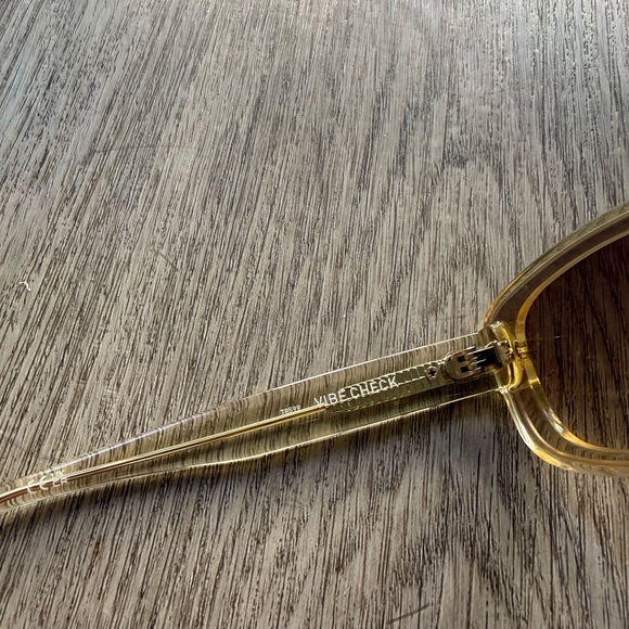 quay australia vibe check clear yellow small yk2 90\'s retro sunglasses eyewear